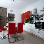 Slovenian House Vida